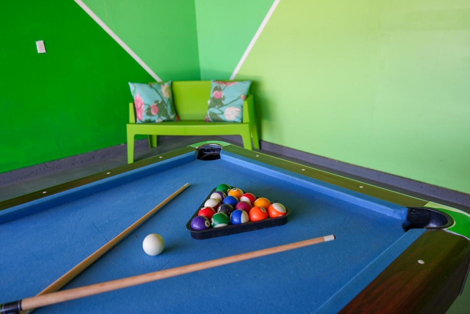 The Pink Cactus - Desert Retreat - Luxe Pool, Golf & Game Room Indio Bagian luar foto